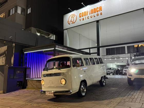 VOLKSWAGEN KOMBI 1.6 MI STD LOTAÇÃO 8V GASOLINA 3P MANUAL